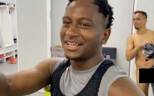 Vaza nude do jogador do Vasco, Yago Pikachu e web reage: 'choque do trovão'