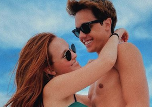 Em meio a polêmica de relacionamento abusivo, Larissa Manoela se declara para namorado