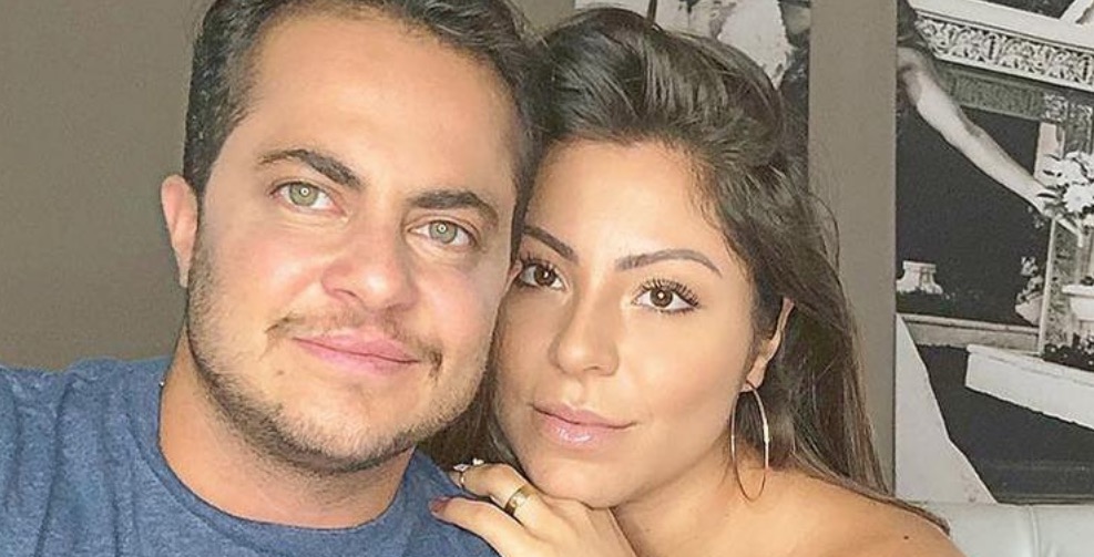 Esposa de Thammy se impressiona ao exibir corpo após o parto