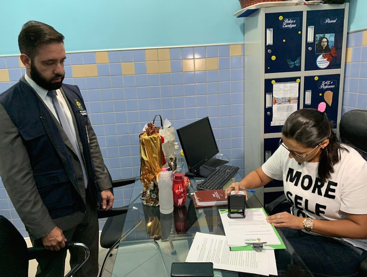 Procon notifica onze escolas que não entregaram listas de materiais escolares em Manaus