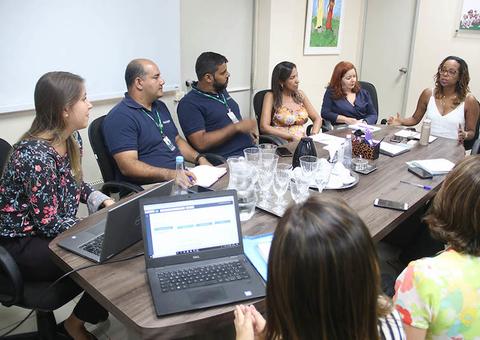 Parceria entre Semed e operadora de telefonia implanta EduTec em Manaus