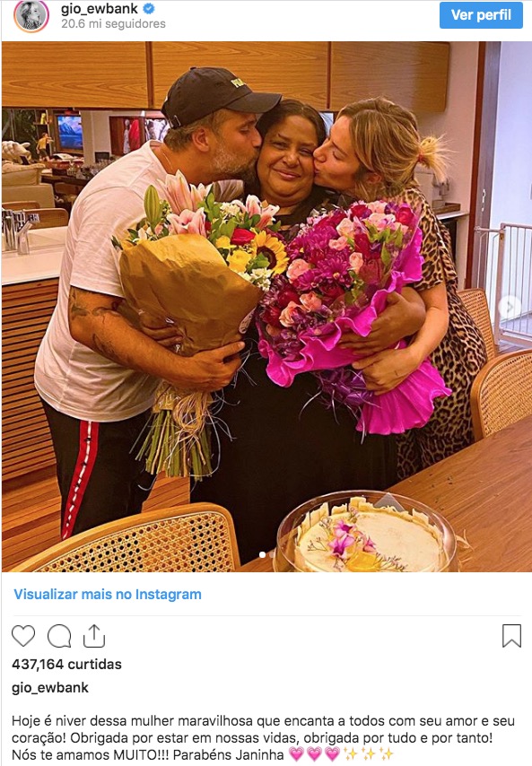 Bruno Gagliasso e Gio Ewbank celebram aniversário de funcionária