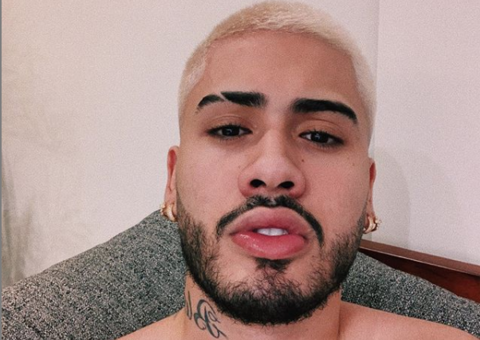 Kevinho posa de cueca e choca a web: 'Nem guindaste tira'