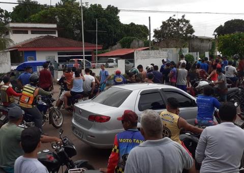 Suspeitos de matar criança de 3 anos são presos e multidão ameaça invadir delegacia no Amazonas