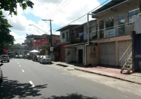 Homem é baleado dentro de bar em plena luz do dia em Manaus