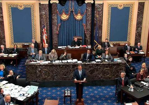 Em alegações iniciais do impeachment, democratas acusam Trump de chefiar esquema corrupto