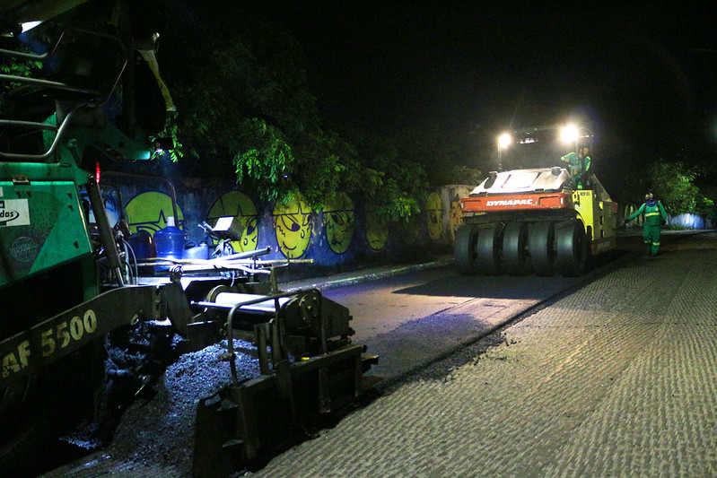 Vias do Parque Dez ganham recapeamento em Manaus