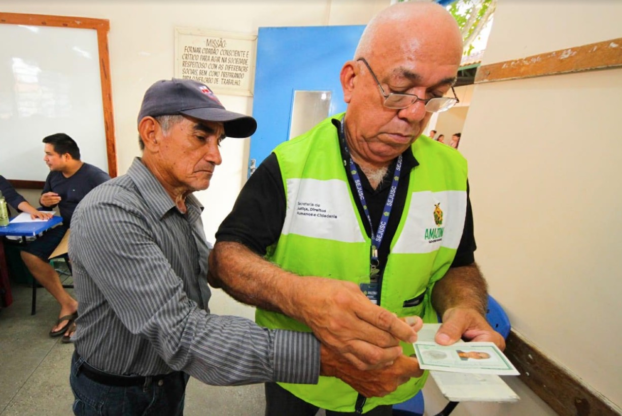 Quatro bairros recebem serviços para emissão de documentos em Manaus 