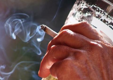 Governo quer 'imposto do pecado' sobre cigarro, álcool e doces, diz Guedes em Davos