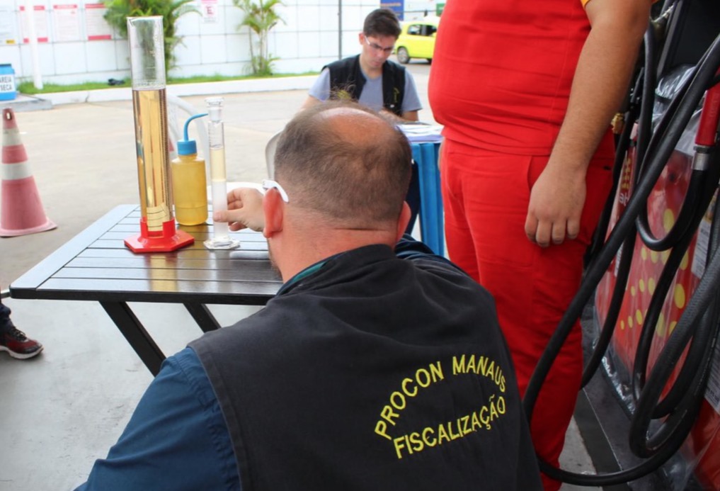 Além dos preços altos, infrações são flagradas em postos de combustíveis de Manaus