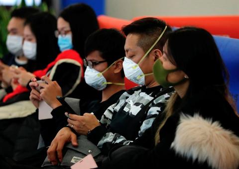 Contaminações do coronavírus ultrapassam 2 mil em todo o mundo