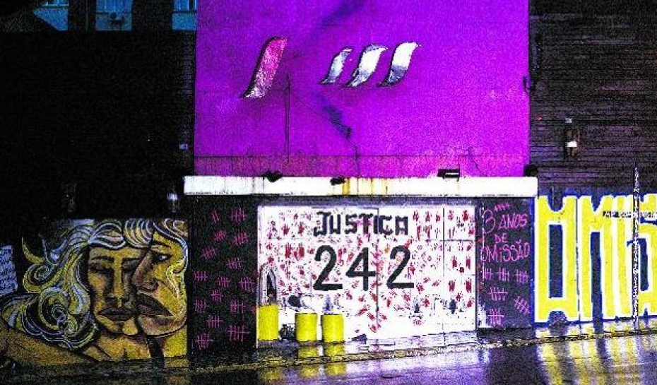 Incêndio na Boate Kiss completa sete anos e famílias ainda aguardam por justiça