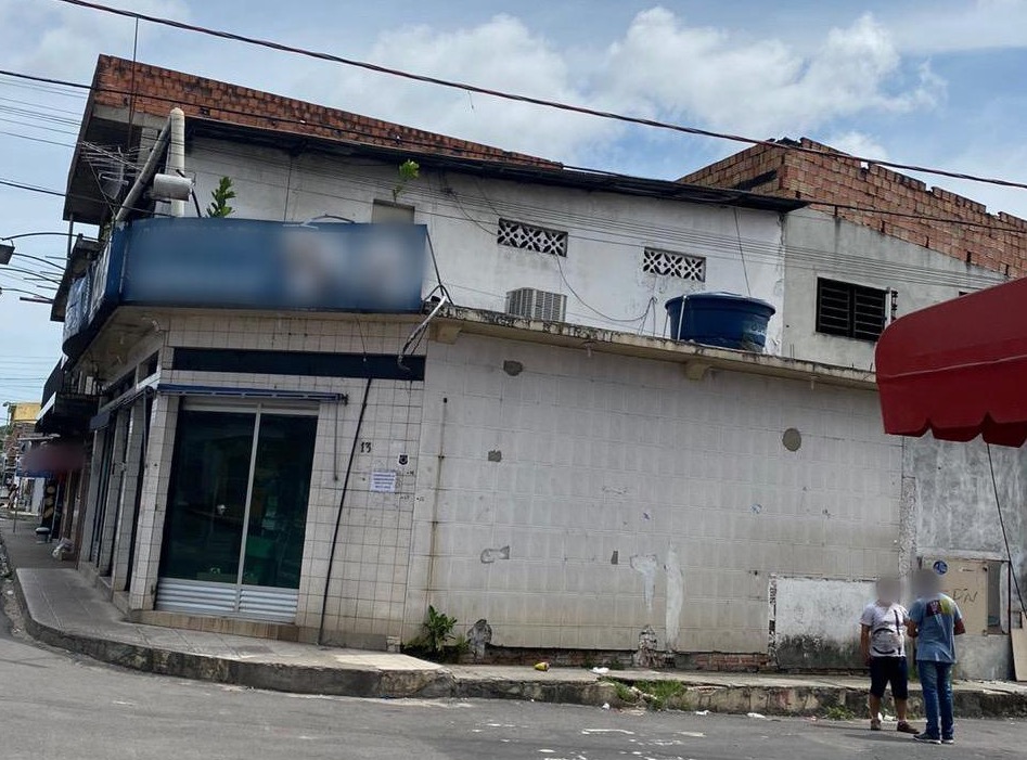 Dono de panificadora e homem são presos em flagrante furtando energia em Manaus