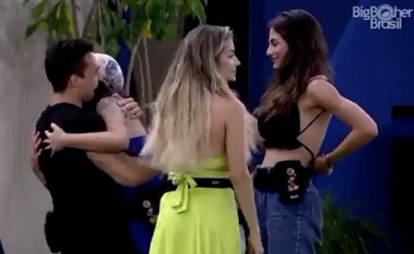 Fãs de BBB20 acusam Petrix de dar ‘sarrada' em Bianca Andrade