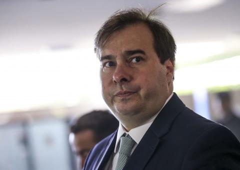 'Como faz para um investidor olhar para um ministro desse?', diz Maia sobre Weintraub