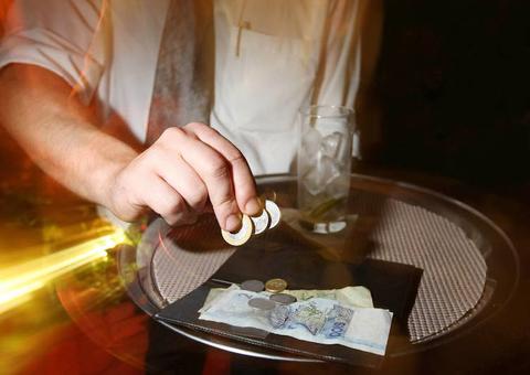 Gorjetas estão excluídas como receita de empresa do Simples Nacional