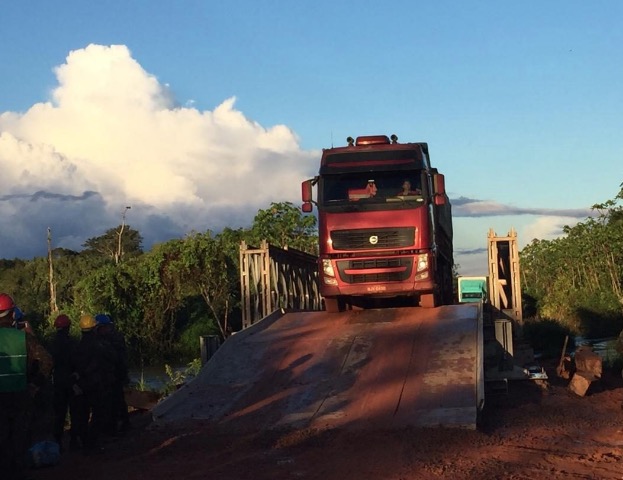Dnit proíbe tráfego de veículos pesados em rodovia do Amazonas e prejudica município