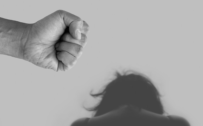 Homens que agridem mulheres deverão passar atendimento médico e psicológico