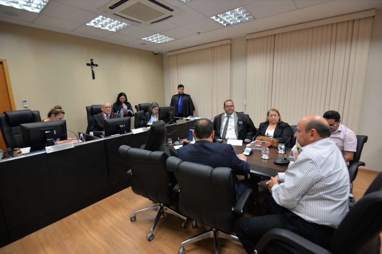 TRT11 negocia com sindicatos reajuste salarial de farmacêuticos no Amazonas