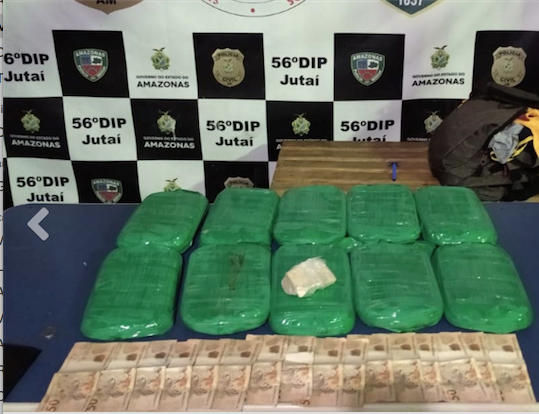 Suspeito é preso com 10kg de cocaína em embarcação no Amazonas