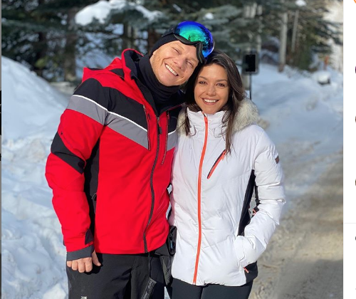 Curtindo a neve, Michel Teló faz post apaixonado à esposa Thais Fersoza