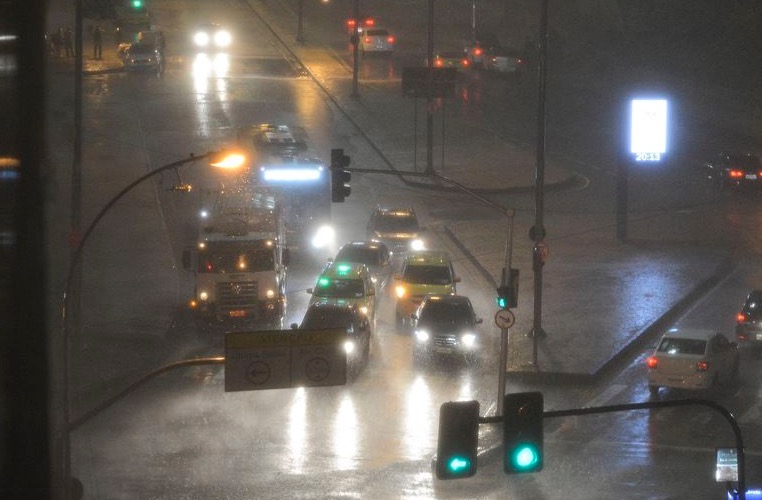 Desabamento deixa dois feridos no Rio de Janeiro