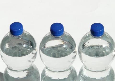 Empresa é obrigada a indenizar vigilante obrigado a urinar em garrafa