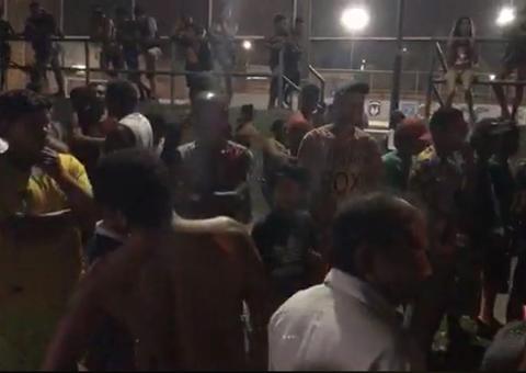 Banhista morre em lago de Manaus; populares acreditam em choque de poraquê