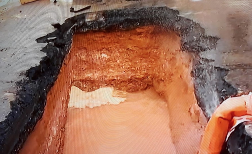 Cratera interdita avenida e deixa trânsito caótico em Manaus; Tráfego está sendo desviado