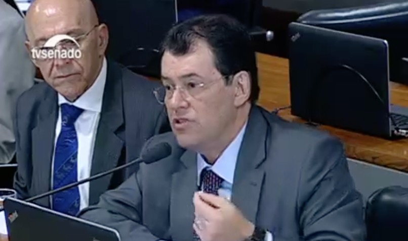 Emenda do senador Eduardo Braga prevê aumento real do salário mínimo 