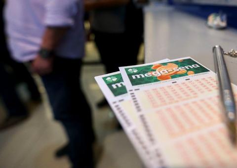 Mega-Sena acumula e deve pagar R$ 90 milhões no sábado