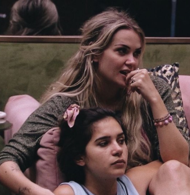 BBB20: Após revelar paixão por Marcela, Gizelly manda indireta para médica e internautas piram