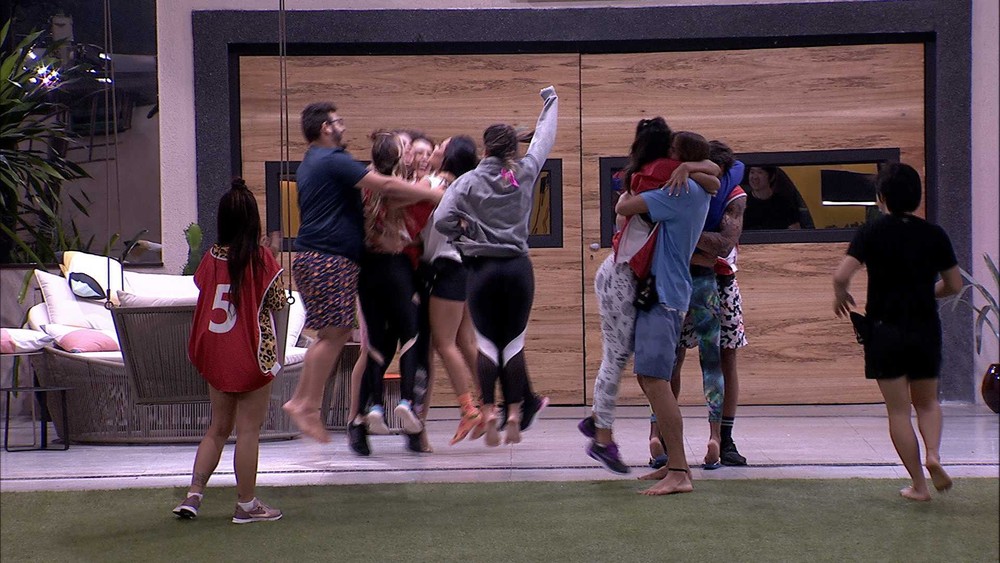 BBB20: Após 4 horas de disputa, Gabi e Guilherme vencem prova do líder