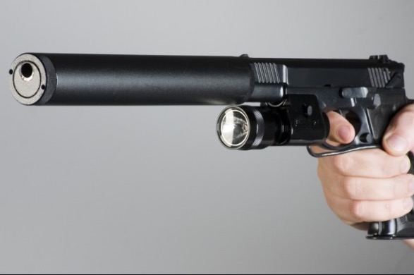 Com submetralhadora e silenciador, trio é preso a caminho de ataque a facção rival em Manaus