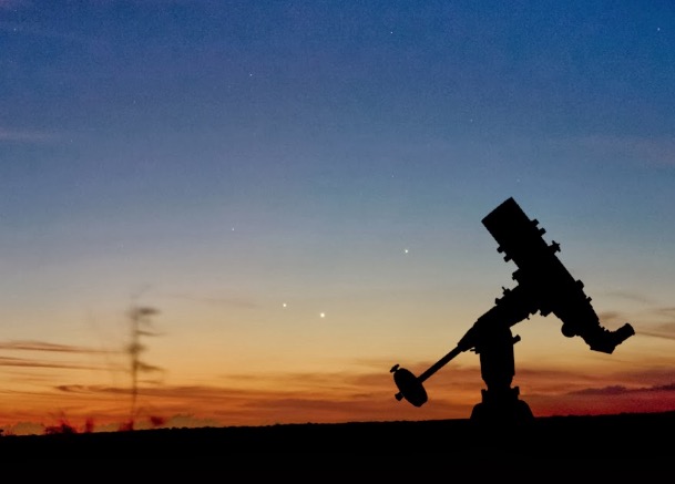 Fenômeno astronômico poderá ser visto no próximo domingo; saiba mais