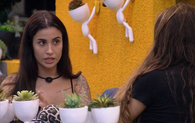 Bianca Andrade e Rafa Kalimann têm DR no BBB20: ‘Desconfia de mim'