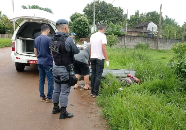 No Amazonas, homem é encontrado degolado às margens de campo de futebol