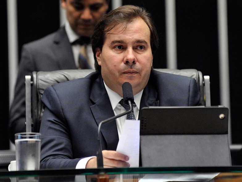 Rodrigo Maia deve trabalhar para desmontar Zona Franca de Manaus, diz colunista 