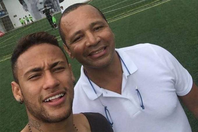 Neymar pai trava briga de R$ 3,5 milhões por aquisição de helicóptero