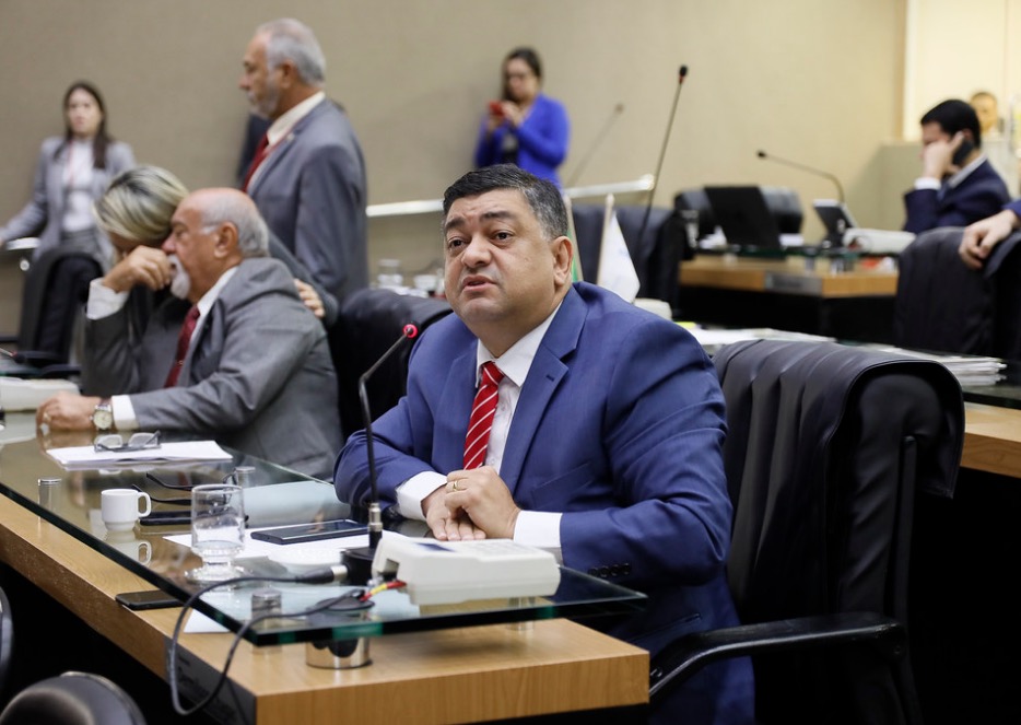 Dermilson frisa que expulsão do partido é por ser contra 'absurdos' do governo do Amazonas