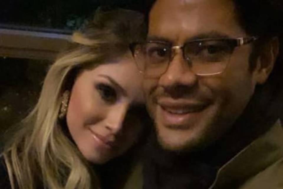 Após enxurrada de críticas, namorada de Hulk deleta conta das redes sociais