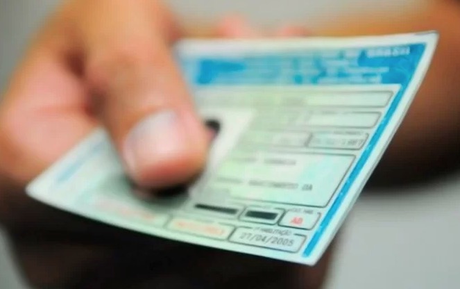 Motorista condenado pode ter CNH suspensa, afirma STF
