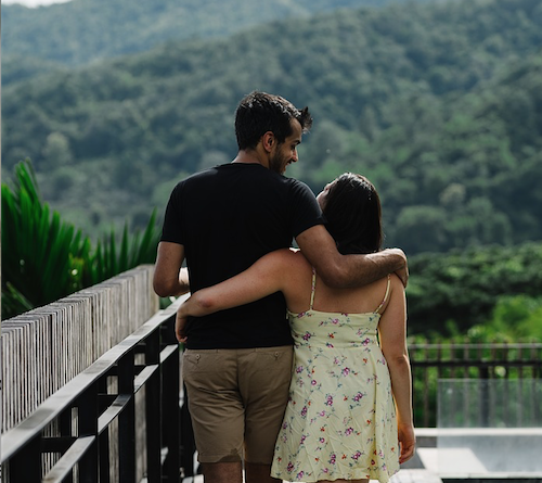 Altura do parceiro pode interferir na vida sexual do casal; Entenda