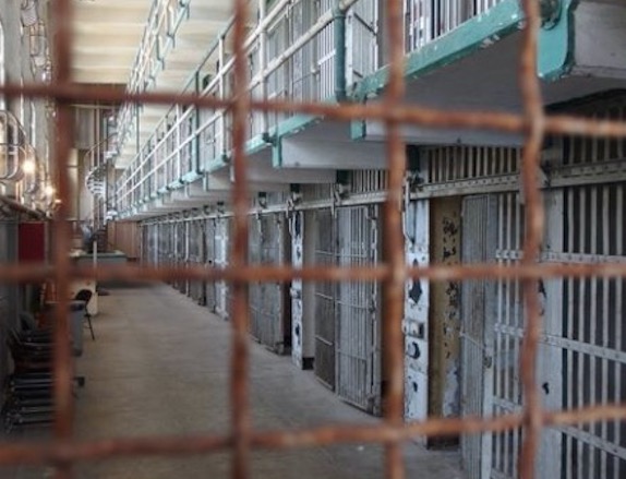 Brasil tem mais de 773 mil encarcerados, maioria no regime fechado