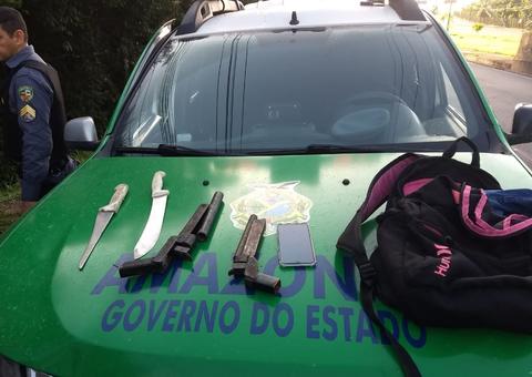 Passageiros correm desesperados de ônibus durante assalto em Manaus 