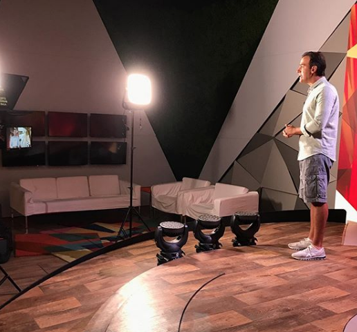 Tadeu Schmidt faz revelação sobre as gravações do Fantástico e Cid Moreira rebate