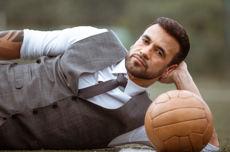 Hadson revela crise de meia idade e diz que vai colocar botox e implante capilar