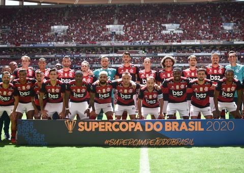 Flamengo vence o Athletico-PR e conquista a primeira taça do ano
