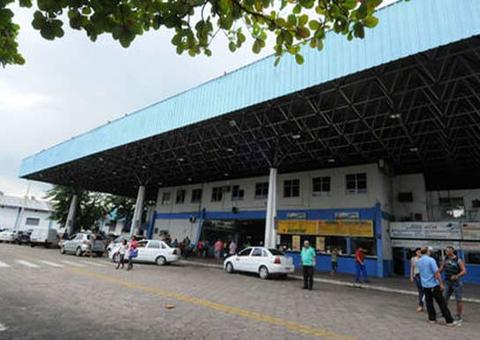 Homem se recusa a pagar garota de programa e é esfaqueado em rodoviária de Manaus