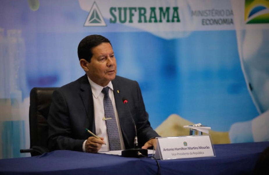 Mourão discute importância da reativação do Conselho da Amazônia em visita ao CBA